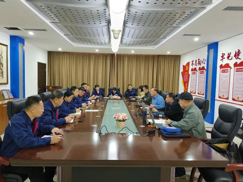 青島亚洲嫩模高潮喷白浆在线观看液壓機械(xiè)有限公司順利通過三體係(xì)外審.jpg 青島亚洲嫩模高潮喷白浆在线观看液壓機械有限公司順(shùn)利(lì)通(tōng)過三體係外審.jpg