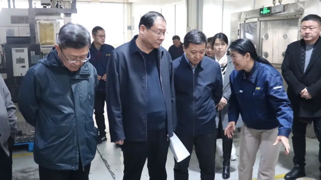 區委統戰部副部長（zhǎng）郭可超一（yī）行蒞臨亚洲嫩模高潮喷白浆在线观看（chuān）液（yè）壓參觀指導3.jpg
